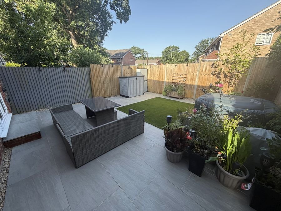 Patio and artificial lawn, finished garden
